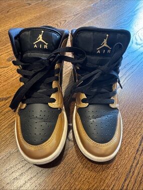 Air Jordan Kids Mid-Top Sneakers in Black and Gold